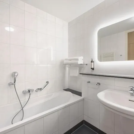 Hotel Der Valk 4*