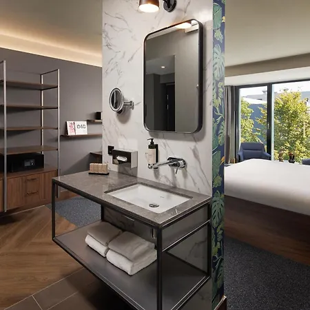 Hotel Der Valk 4*