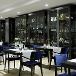酒店 Der Valk 4*