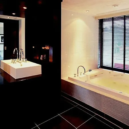 Der Valk Hotel 4*